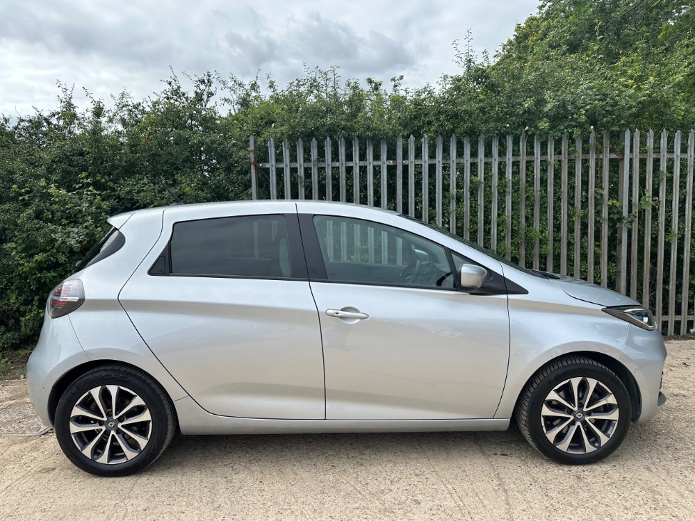 Grey Renault Zoe R135 52kWh GT Line Hatchback 5dr Electric Auto i Rapid Charge 134 bhp