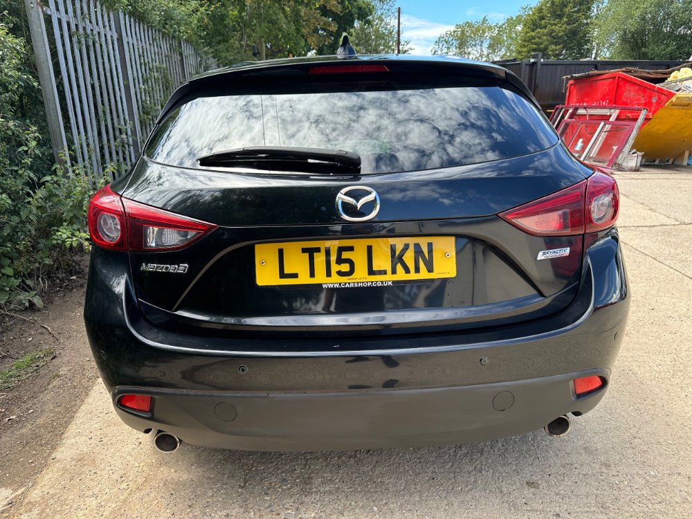 Black 2015 Mazda 3 2.0 SKYACTIV-G SE-L Hatchback 5dr Petrol Manual Euro 5 s/s 120 ps in Reigate