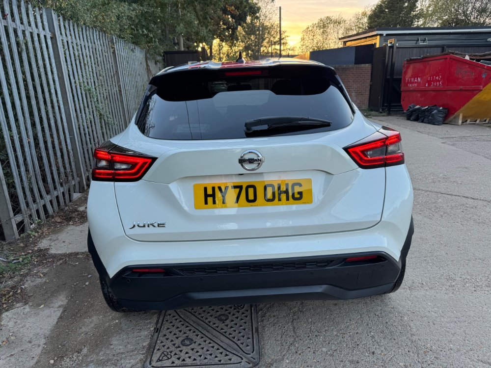 White 2020 Nissan Juke 1.0 DIG-T N-Connecta SUV 5dr Petrol Manual Euro 6 s/s 114 ps in Reigate