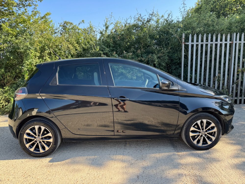 Black Renault Zoe R135 EV50 52kWh GT Line Hatchback 5dr Electric Auto Rapid Charge 134 bhp