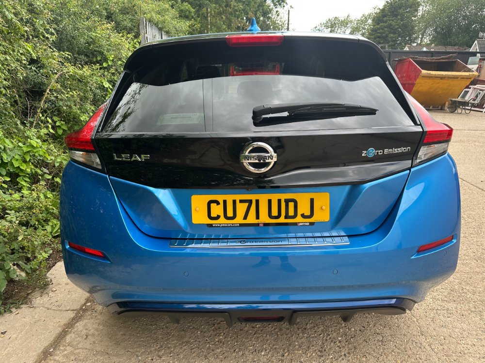 Blue 2021 Nissan LEAF 40kWh Tekna Hatchback 5dr Electric Auto 150 ps in Reigate