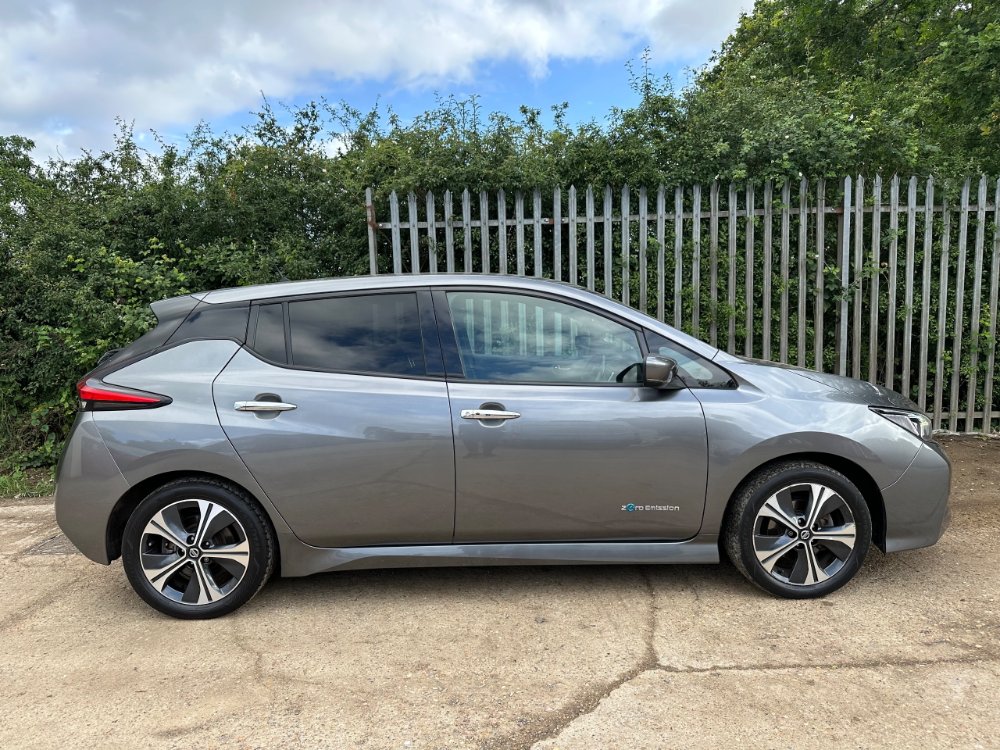 Grey Nissan LEAF 40kWh 3.Zero Hatchback 5dr Electric Auto 150 ps