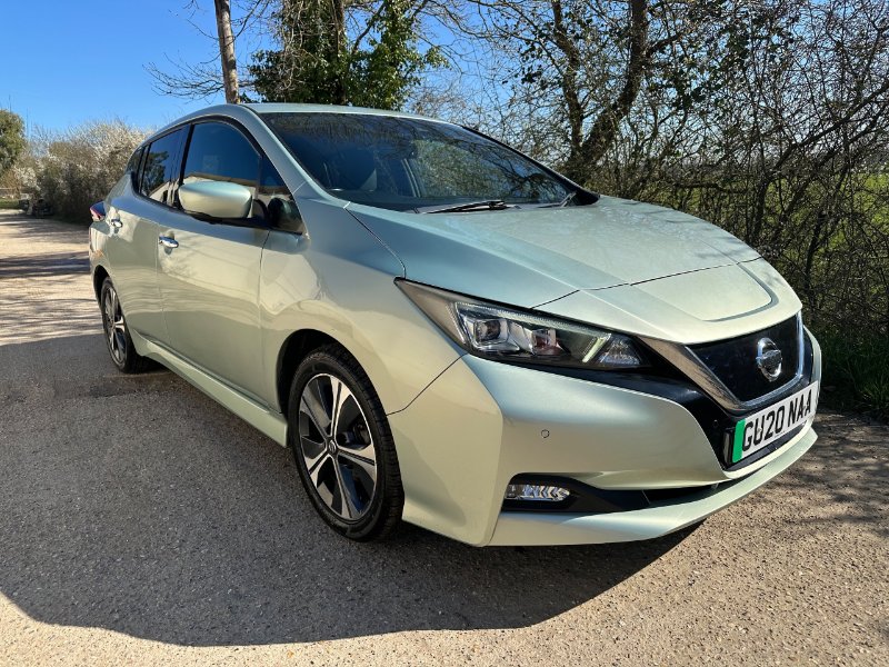 2020 LEAF 40KWH TEKNA HATCHBACK 5DR ELECTRIC AUTO 150 PS 7,990 46 THIS 2020... photo