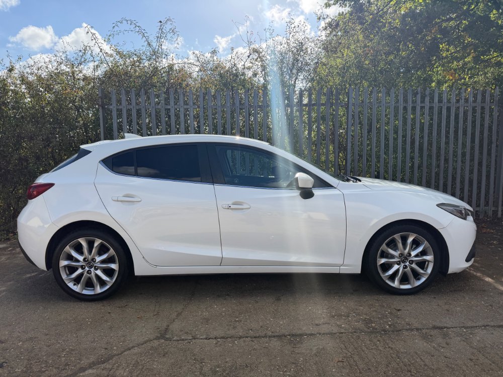 Mazda 3 2.0 SKYACTIV-G Sport Nav Hatchback 5dr Petrol Manual Euro 6 s/s 121 ps for sale in Reigate