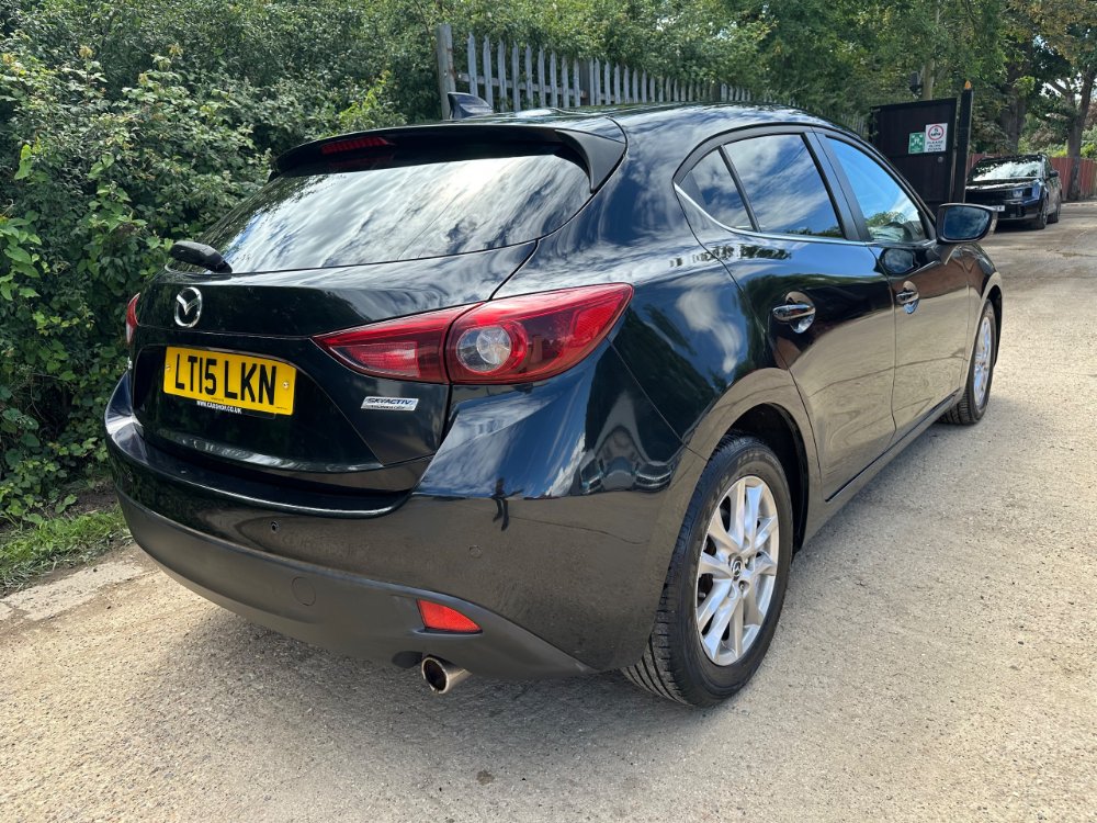 Mazda 3 2.0 SKYACTIV-G SE-L Hatchback 5dr Petrol Manual Euro 5 s/s 120 ps for sale in Reigate