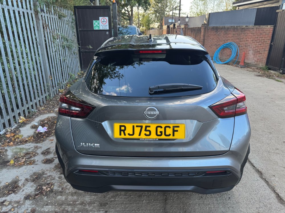 Nissan Juke 1.0 DIG-T N-Connecta SUV 5dr Petrol DCT Auto Euro 6 s/s 114 ps for sale in Reigate