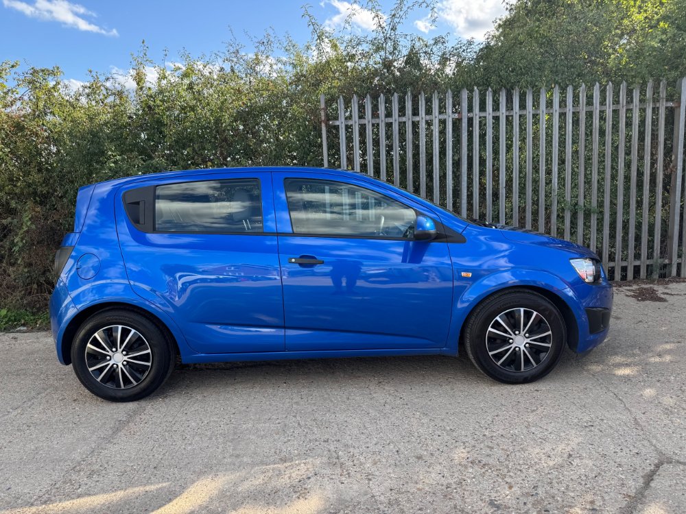 Blue Chevrolet Aveo 1.2 LS Hatchback 5dr Petrol Manual Euro 5 s/s 86 ps