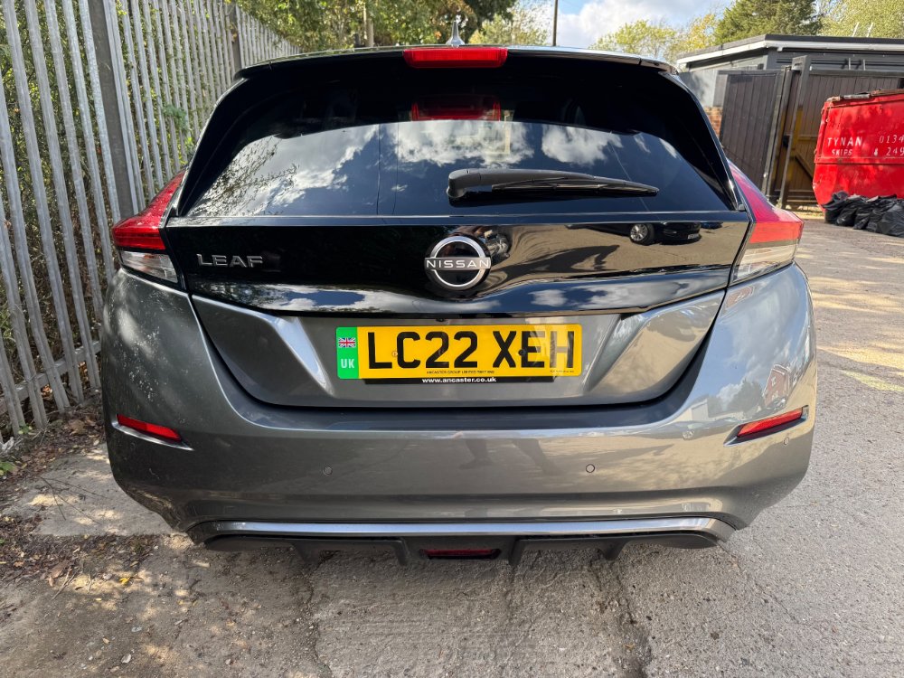 Grey 2022 Nissan LEAF 39kWh Tekna Hatchback 5dr Electric Auto 150 ps in Reigate