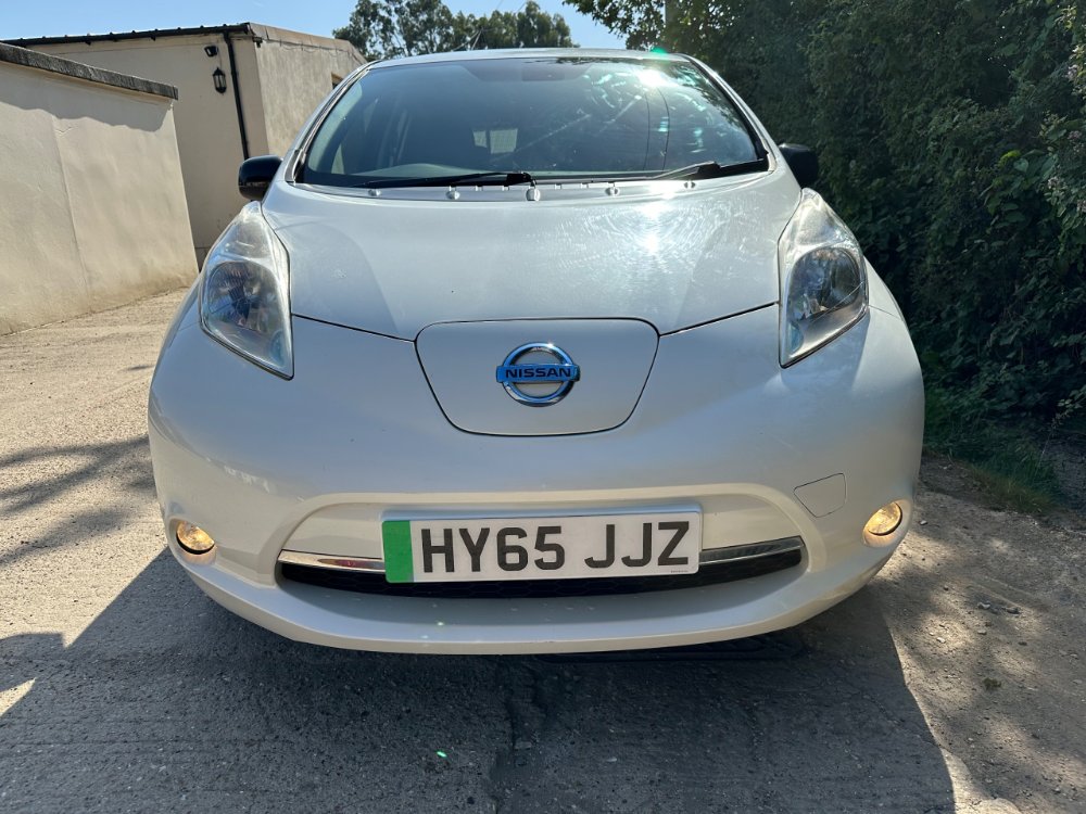 2015 Nissan LEAF Hatchback 24kWh Acenta Hatchback 5dr Electric Auto 107 bhp