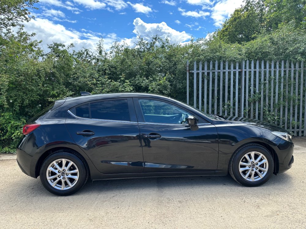 Black Mazda 3 2.0 SKYACTIV-G SE-L Hatchback 5dr Petrol Manual Euro 5 s/s 120 ps