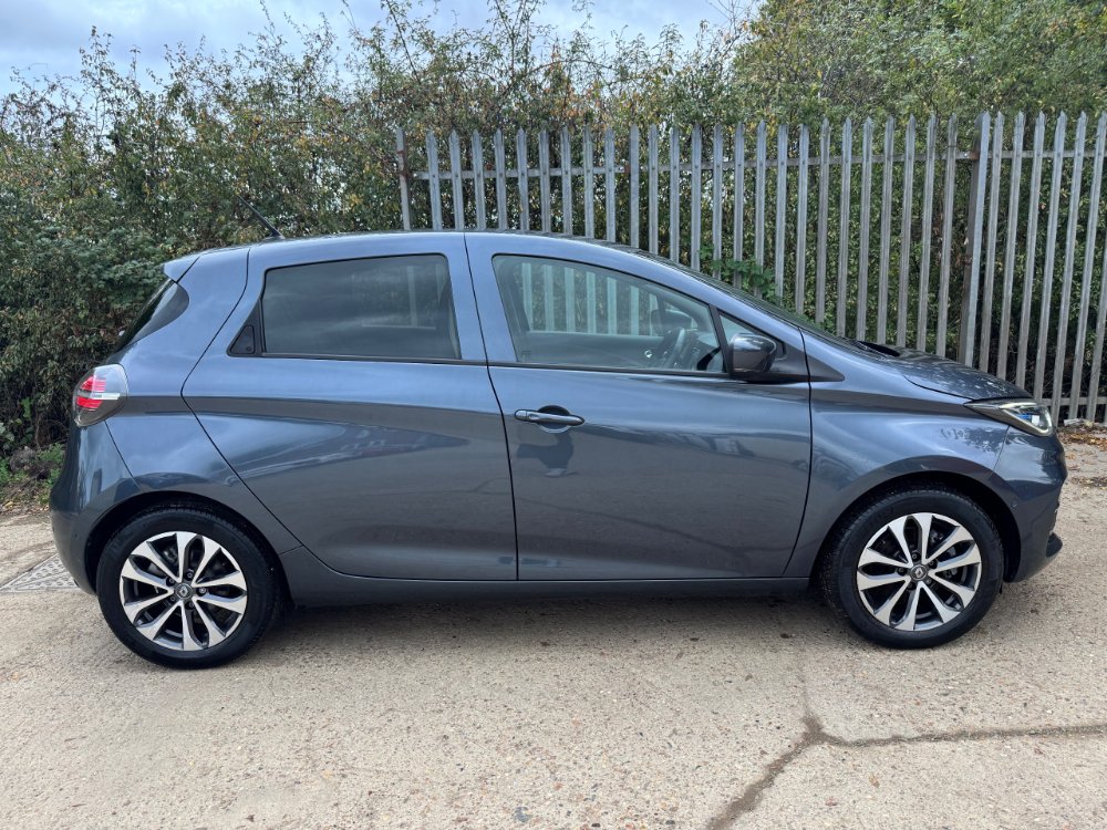 Grey Renault Zoe R135 EV50 52kWh GT Line Hatchback 5dr Electric Auto Rapid Charge 134 bhp