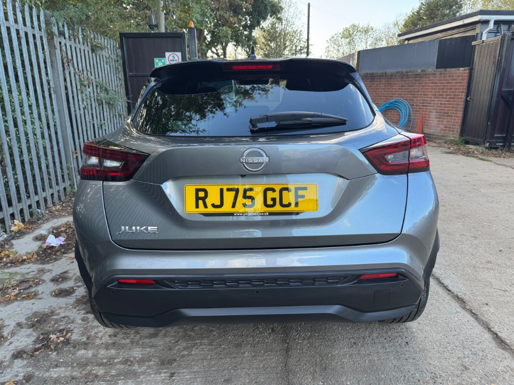 Grey 2025 Nissan Juke 1.0 DIG-T N-Connecta SUV 5dr Petrol DCT Auto Euro 6 s/s 114 ps in Reigate